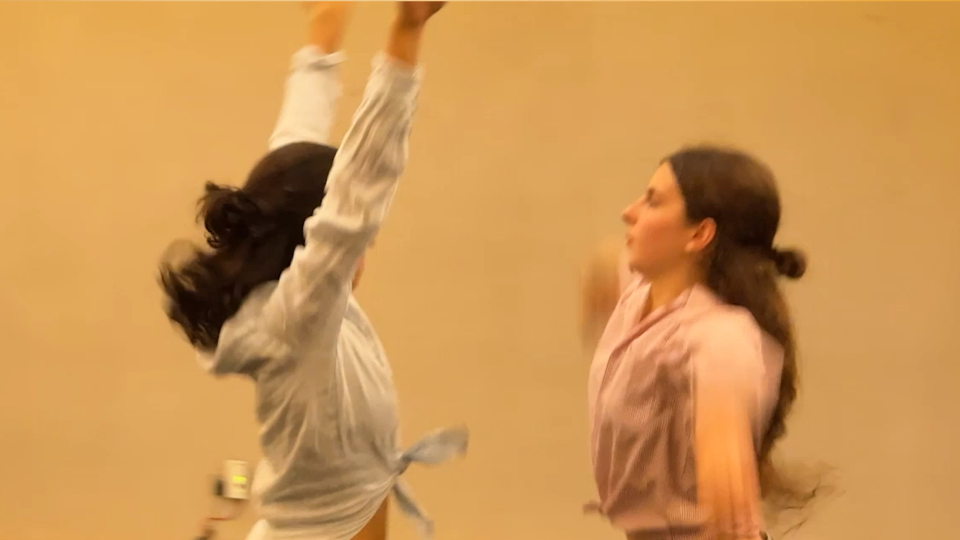 Musikvideo L`Ambassadeur des Ombres | Wake Up ansehen ...